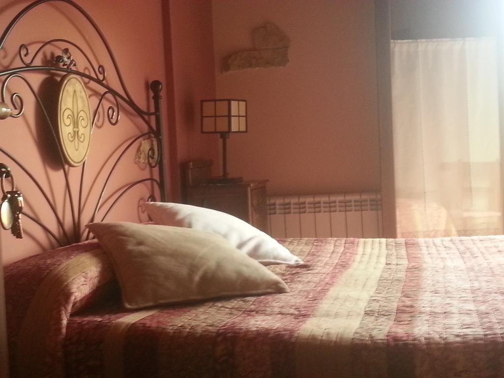 Hotel Rural El Horno de Aliaga Habitación foto